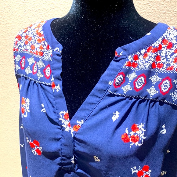 👚 Navy sleeveless blouse 👚 - Picture 4 of 5